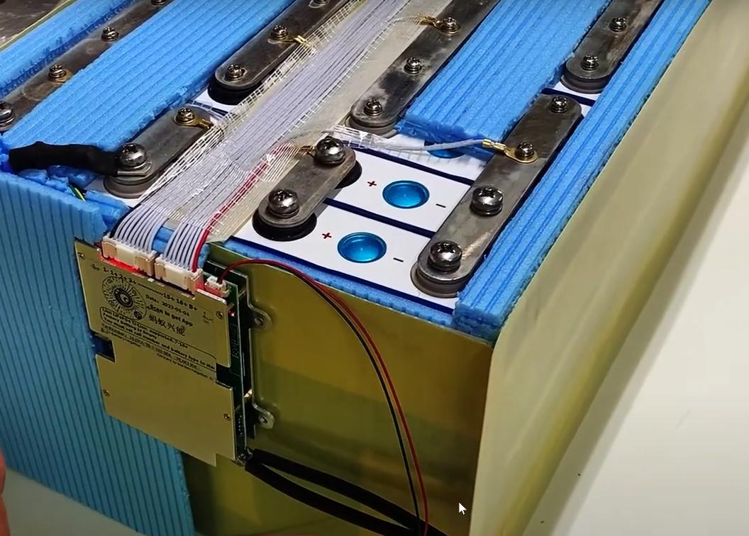 Системы резервного питания: комплекс аккумуляторная батарея и инвертор